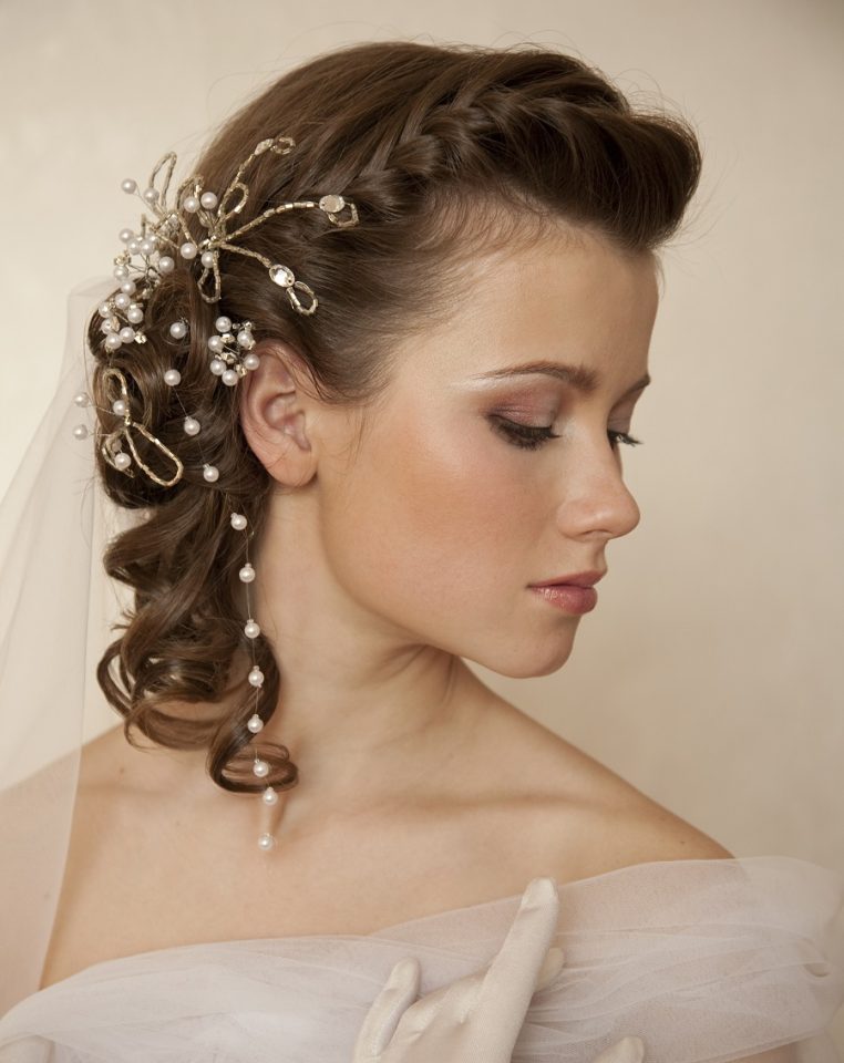 Chic Wedding Hairstyles For Thin Haired Brides