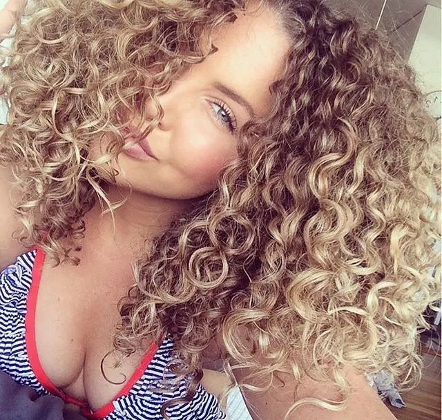 Brown blonde curly hair color foe women 