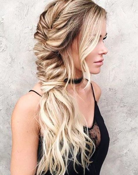side ponytail hairstyle with Fishtail