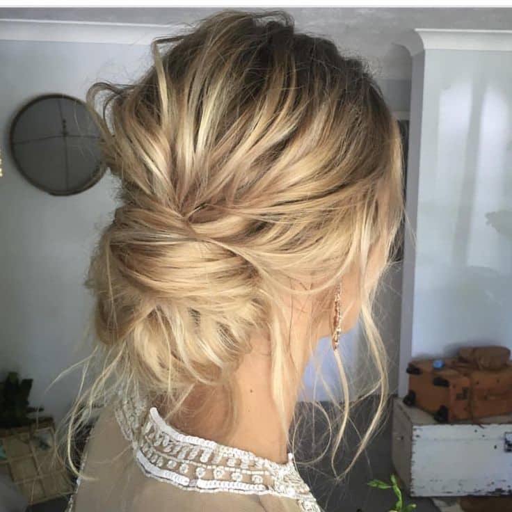 25 Stunning Messy Buns For Short Hair 2020 Trends