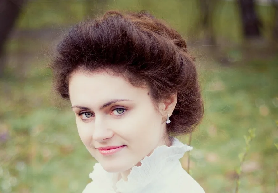 1800s Edwardian hairstyle