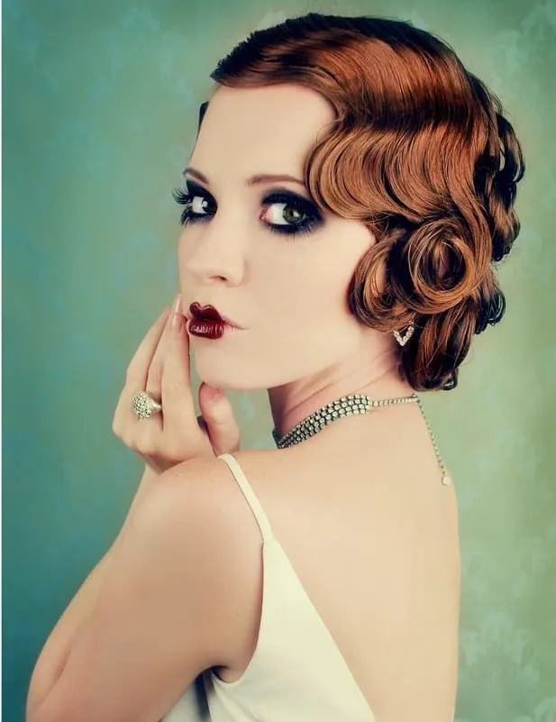 1920s finger waves style for short hair