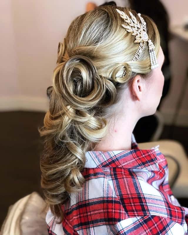 1920s hairstyle for long hair