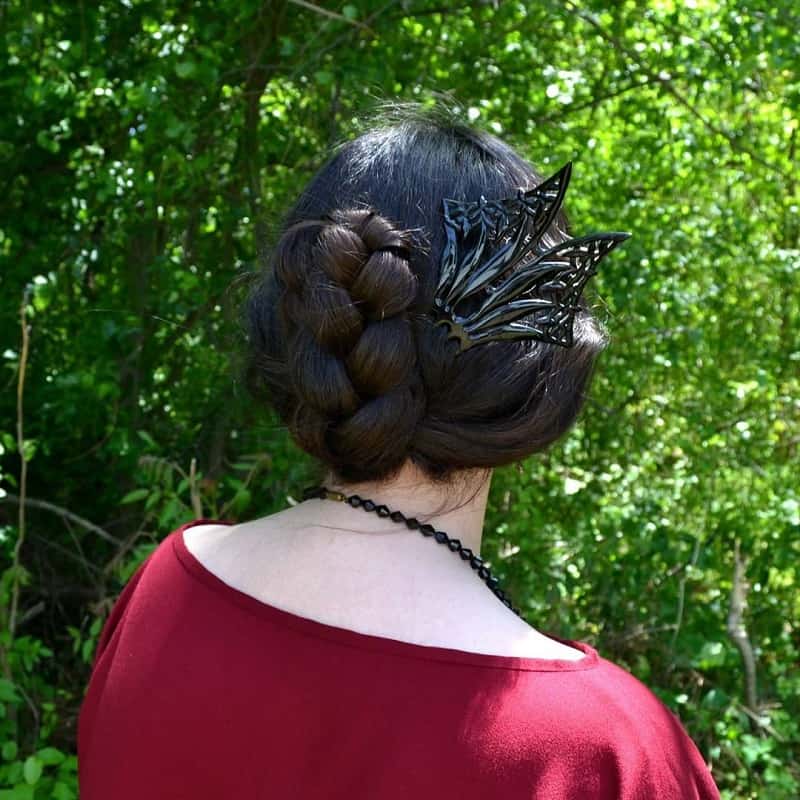 1920s long hairstyle with braid