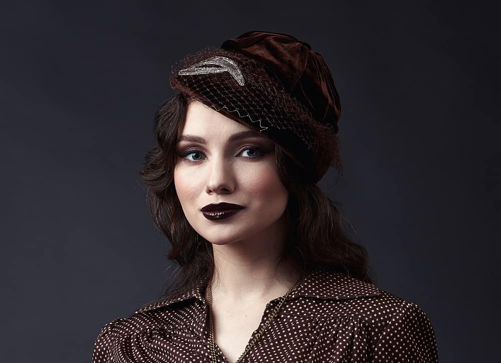 1920s hairstyle with hat
