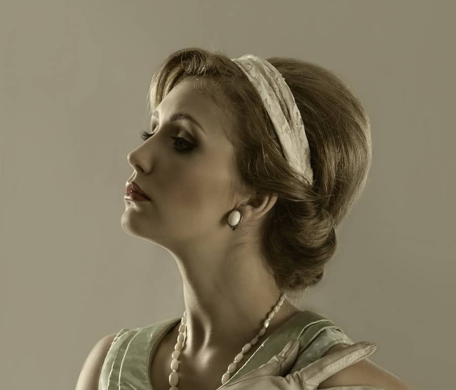 1950s hairstyle with headband