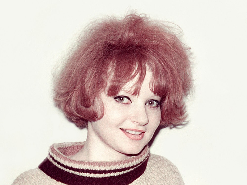 1960s messy bob hairstyle