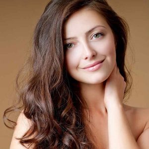 27 of The Hottest Brown Hairstyles for Green Eyes [2024 ]