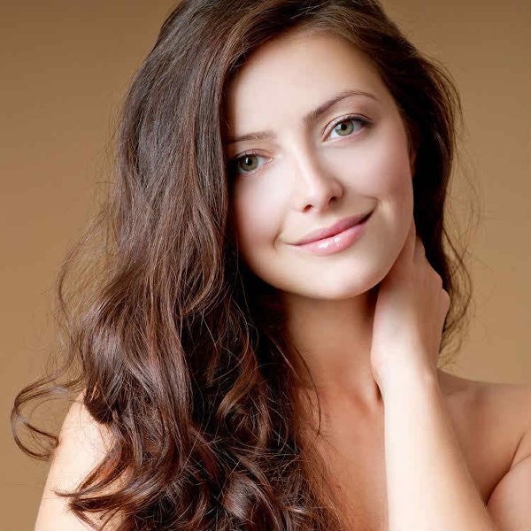 Natural Brown Hairstyles For Green Eyes girl