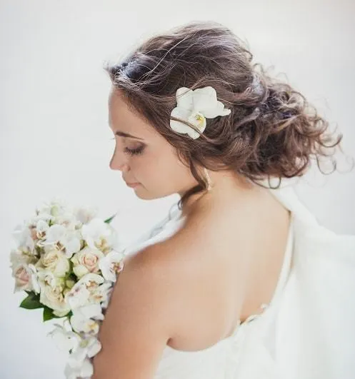 Short Curly Haircut for bridal girl