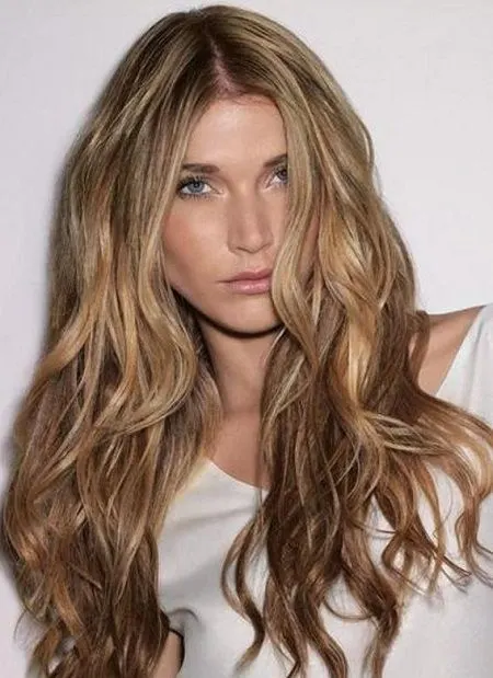 brown hairstyle with light caramel highlights