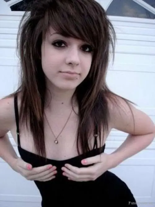 Emo Hairstyles for Girls 14
