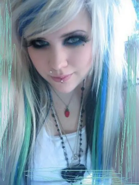 Emo Hairstyles for Girls 16