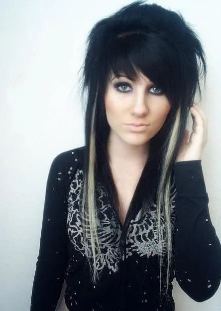 Emo Hairstyles for Girls 32
