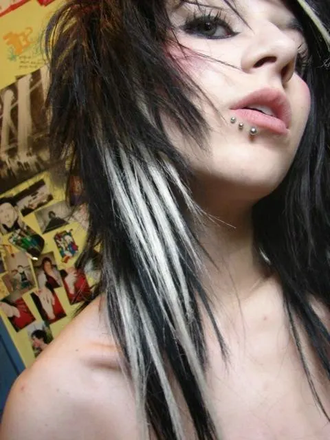 Emo Hairstyles for Girls 42