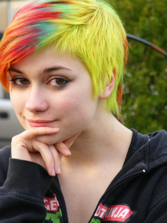 Full-Color-Hairstyle-for-Teen-Girl