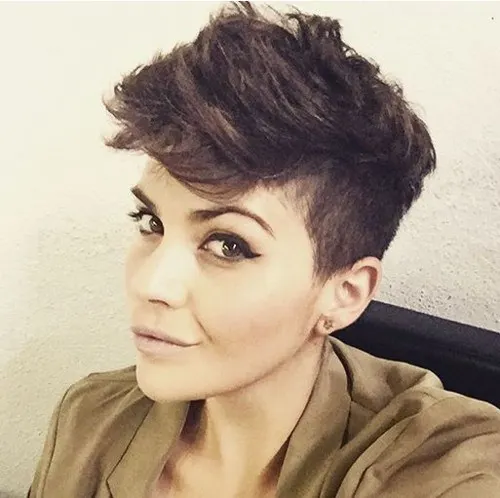 Short Haircuts and Hairstyles for Women 76