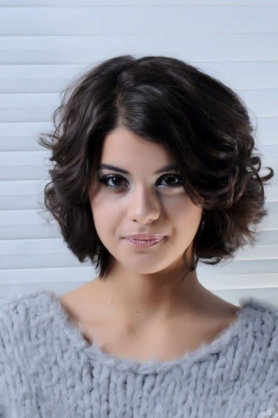 101 Best Short Slimming Hairstyles for Round Faces – Hairstyle Camp