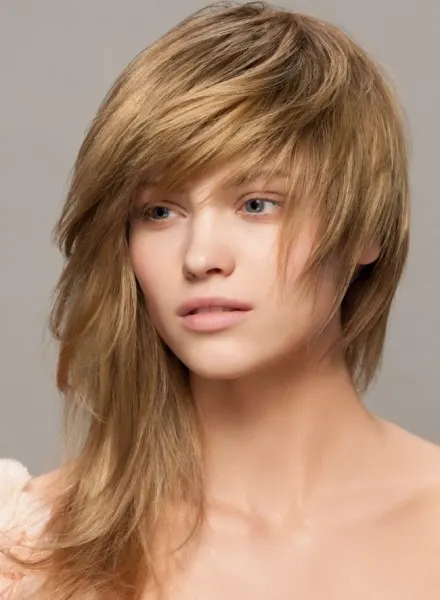 Short Haircuts for Women With Round Faces 3