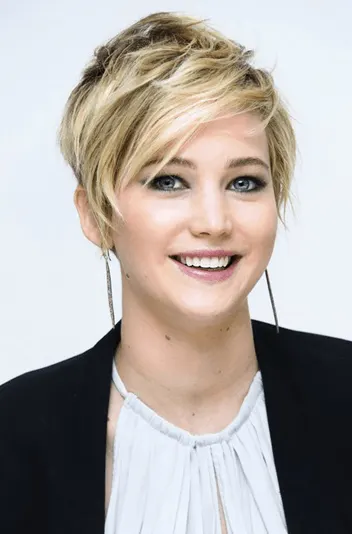 short blonde hairstyle