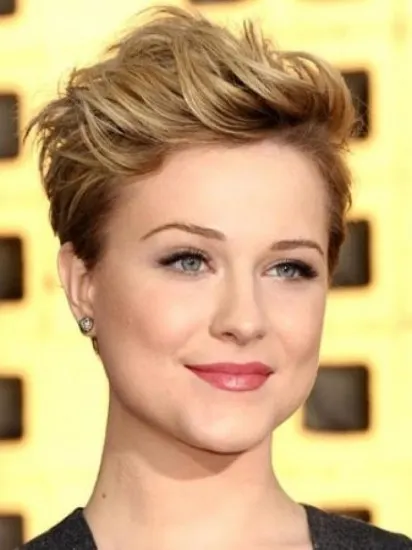 Short Haircuts for Women With Round Faces 39