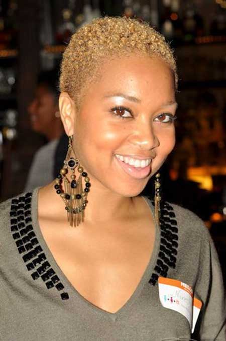 Short Natural Hairstyles for Women 28