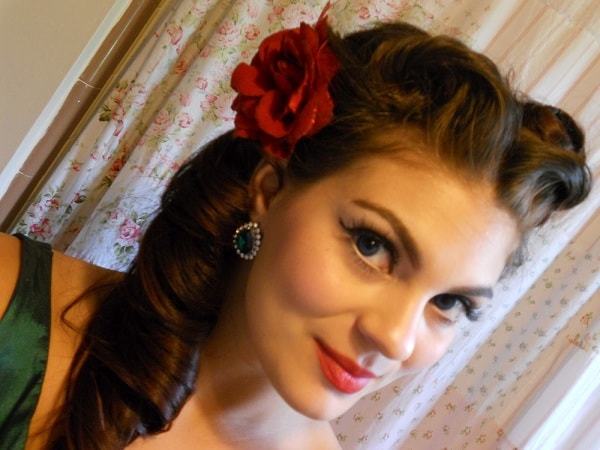 Easy Vintage Pin Up Hairstyles for Women 31-min