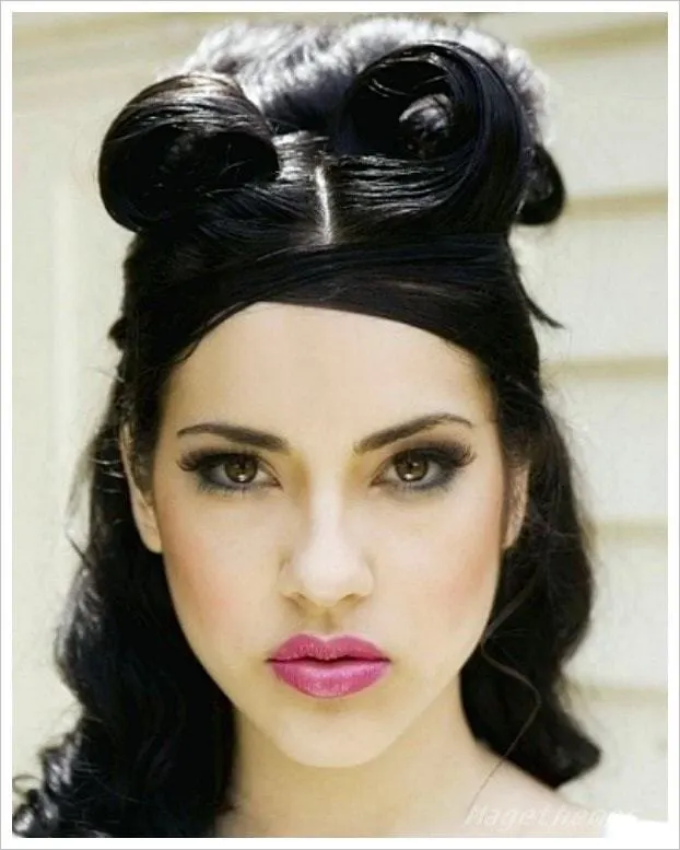 Easy Vintage Pin Up Hairstyles for Women 43-min