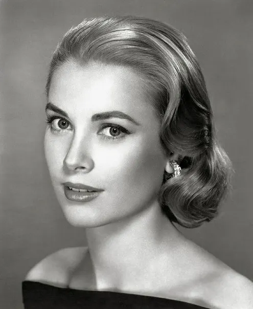Victory Rolls hairstyles form 1940s 7-min