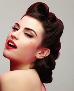 45 Vintage Victory Rolls From 1940's Any Woman Can Copy