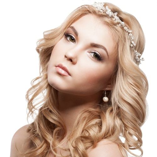  Curly and braiding hairstyle for beautiful girl