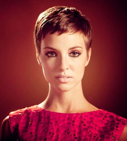 short pixie hairstyles for women