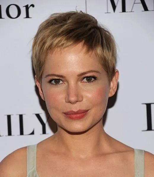short pixie hairstyles for women 7-min