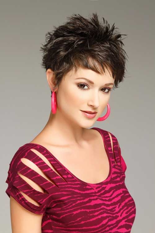 best Stylish pixie spiky haircut for cute women 