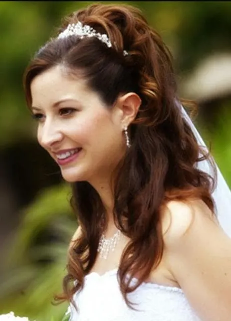 wedding hairstyles for Bride With long hair 23-min