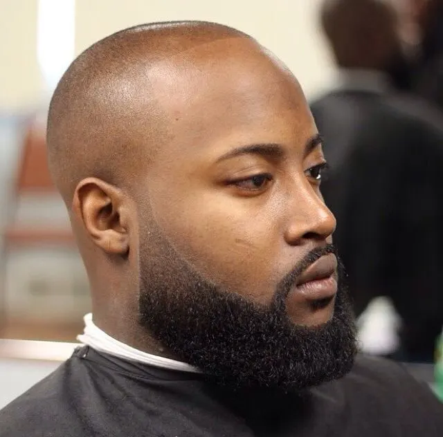 Medium fade beard style for black men 