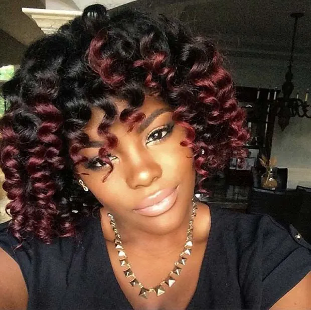 Short Highlighted bob with Curl Hairstyle for Afro-American Girls