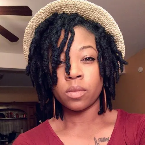 Simple fun dreadlock hairstyle for black girl 