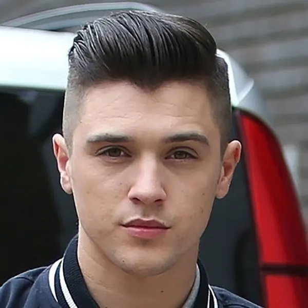 Straight and Thick Comb Pompadour hairstyle for men 
