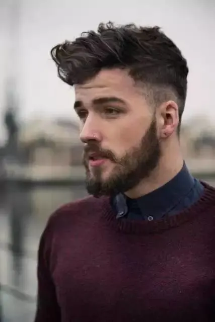 Wavy Pompadour hairstyle you like 