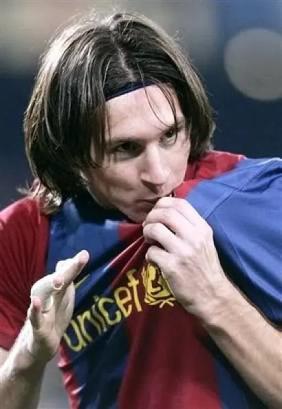 lionel messi favorite looking Layered bob cut 