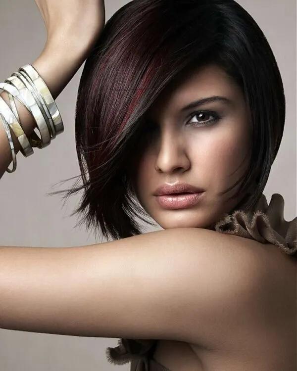 35 Trendsetting Black Hair With Red Highlights (2023 Guide)