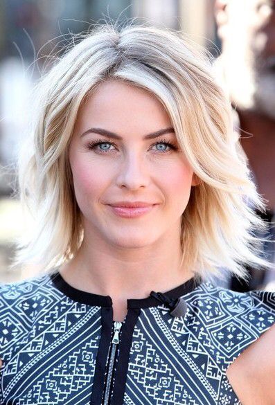 Julianne Hough Slight waves hairstyle for Safe Haven