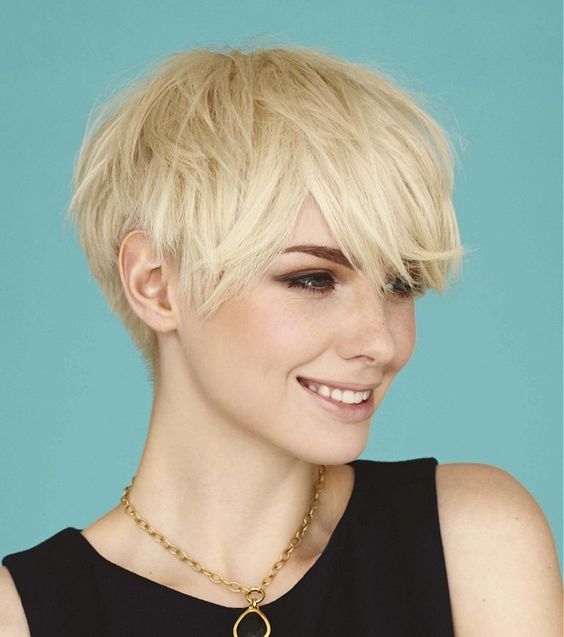 Windblown and attractive Mushroom cut for women 