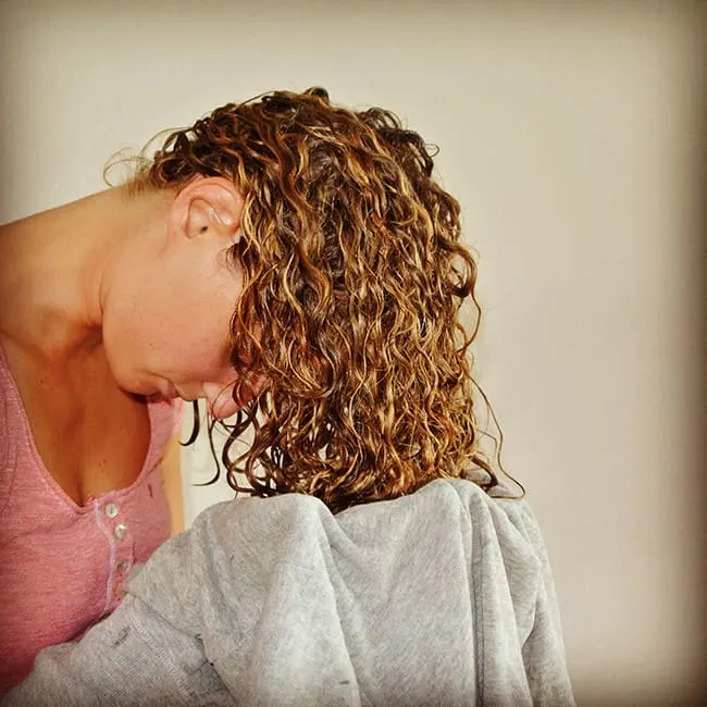 How To Blow Dry Curly Hair Perfectly Without A Diffuser