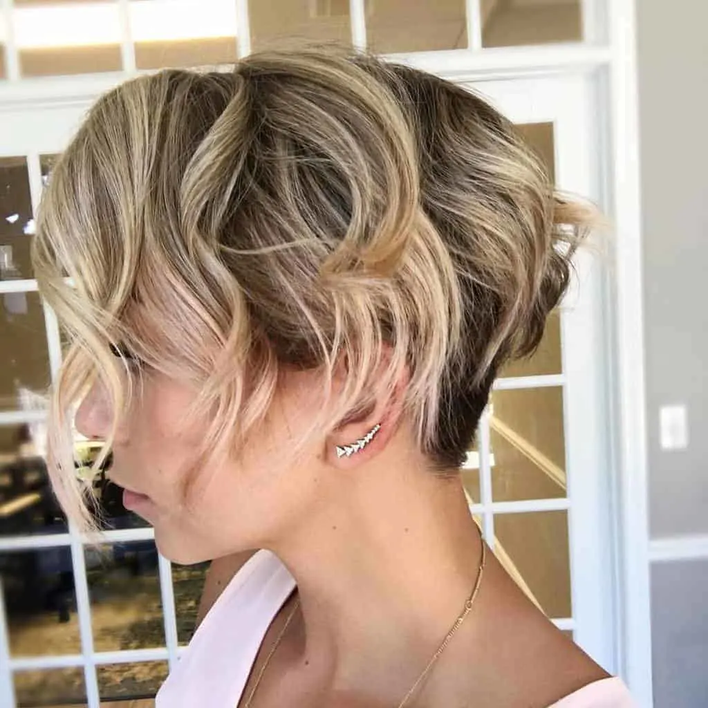 Short curly bob hairstyle for girl