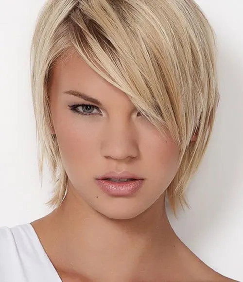 Chic Short Hairstyles for Oval Face