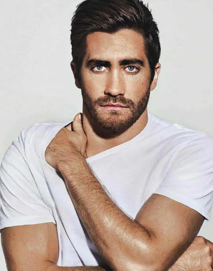 Jake Gyllenhaal Short Beard Style