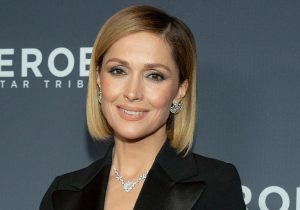 Top 20 Short Haired Actresses To Inspire You 2024 List HairstyleCamp   Actress Rose Byrne With Short Hair 300x210 