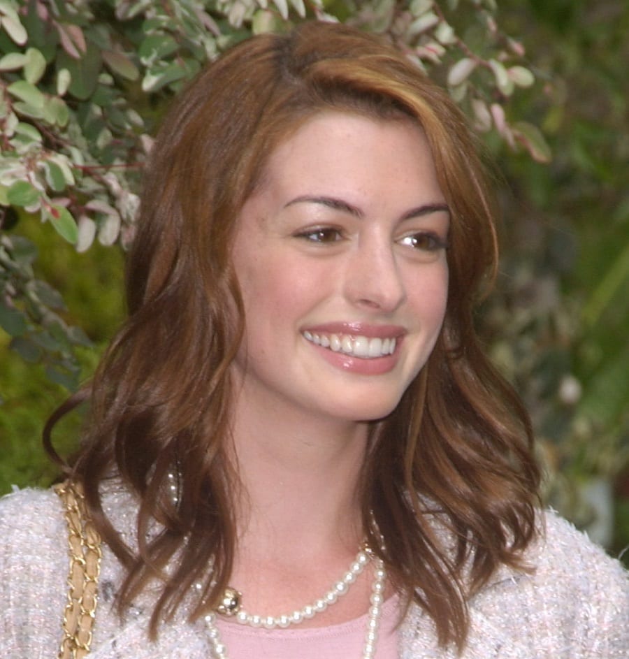 Anne Hathaway Hairstyle of 2004